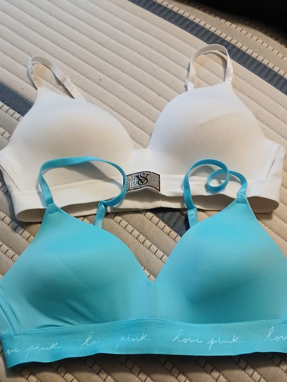 Victoria Secrete 36B Bra Bundle